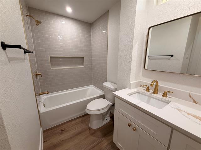 Building Photo - 2408 Norwood Dr