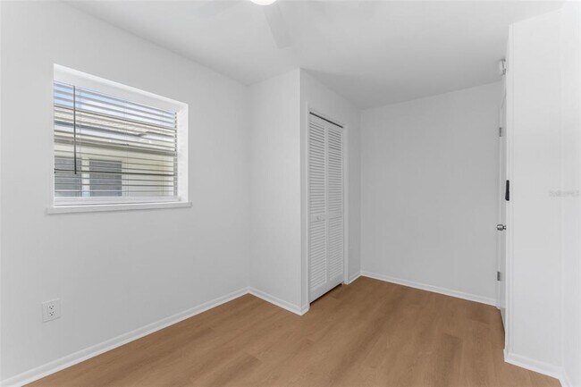 Building Photo - 125 8th Ave NE