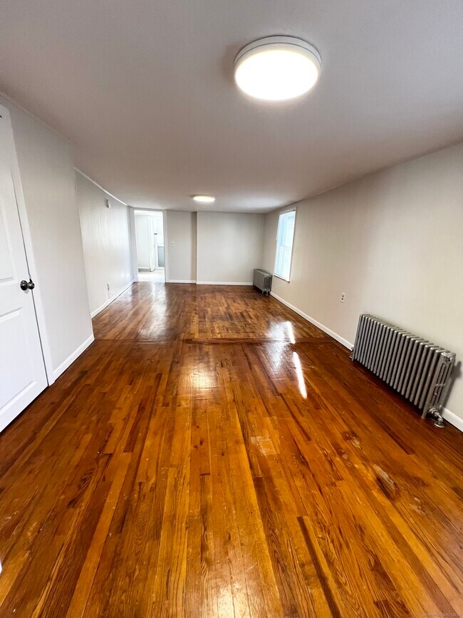 Building Photo - 47 Warwick St