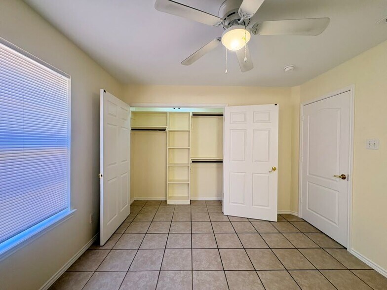 Building Photo - 416 Prescott Loop