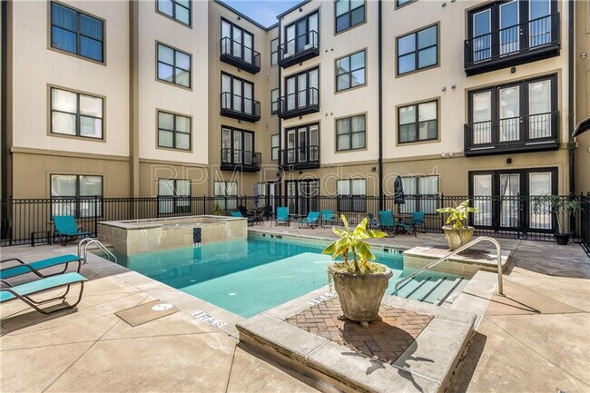 Building Photo - 5300 Peachtree Rd