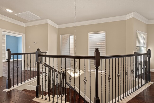 Building Photo - 5708 Petty St