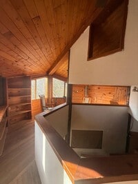 Building Photo - Cozy 2 Bedroom, 1 Bath, With a great Locat...