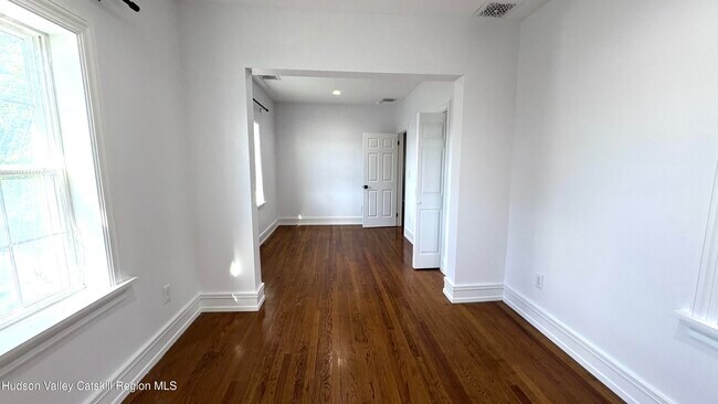 Building Photo - 16 McKinstry Pl