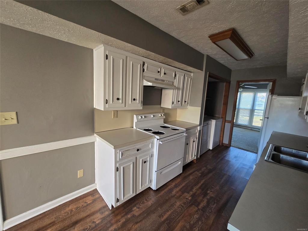 Building Photo - 6628 E Aberdeen Dr