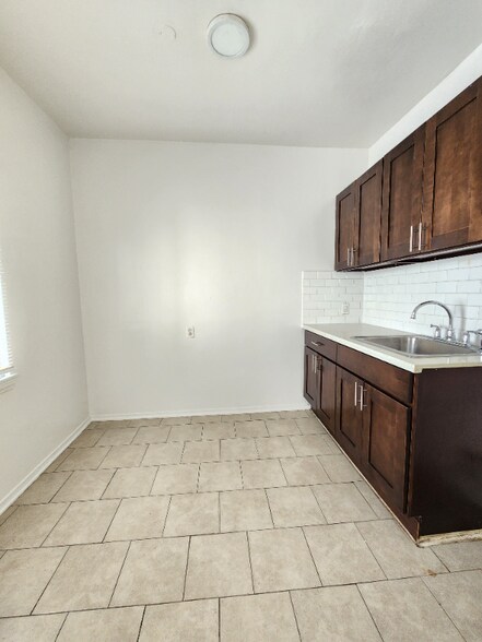 Building Photo - 615 Normandie Ave