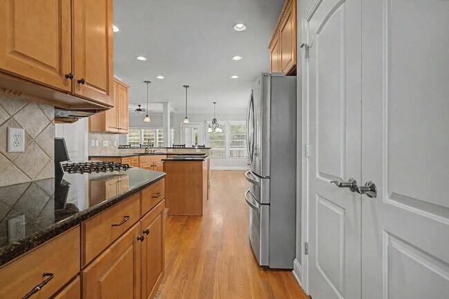 Building Photo - Spacious and Move-in Ready 4-Bedroom in Cary!