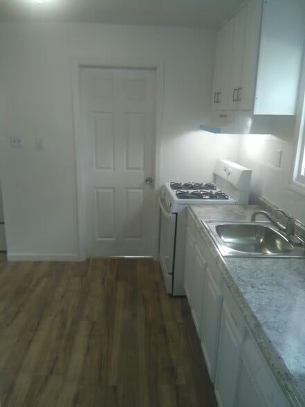 KITCHEN - 324 Fisher Avenue