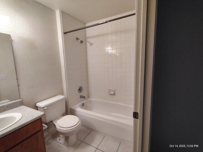 Building Photo - 6552 Wilma Ave