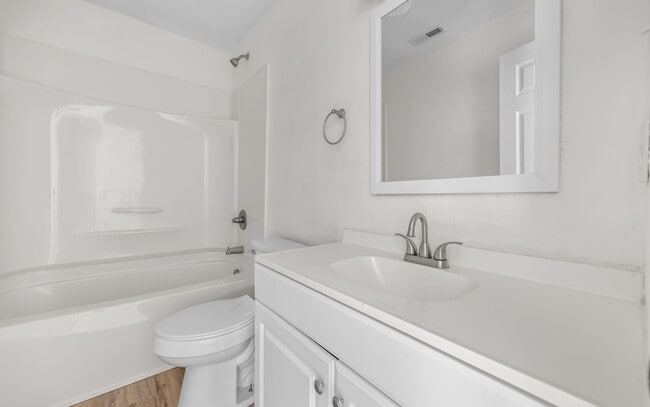 Building Photo - 2827 Grandy Ave