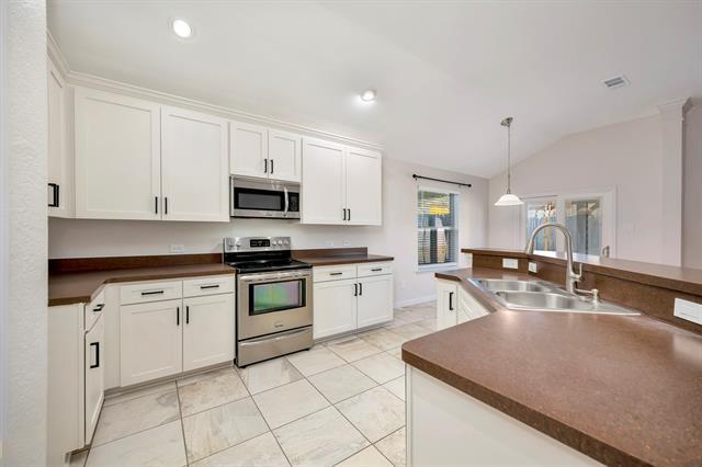 Building Photo - 13913 Gallant Fox Ct