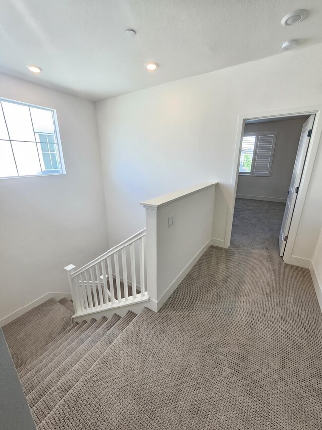 Building Photo - 504 Gemstone Wy