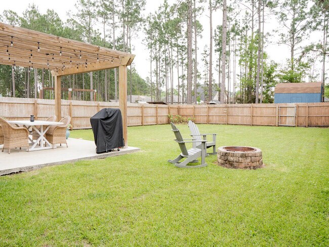 Building Photo - 8261 Sierra St