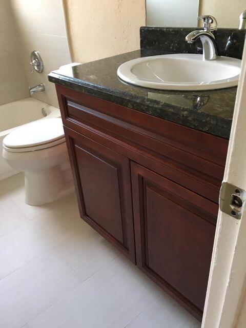 Building Photo - 11350 Royal Palm Blvd