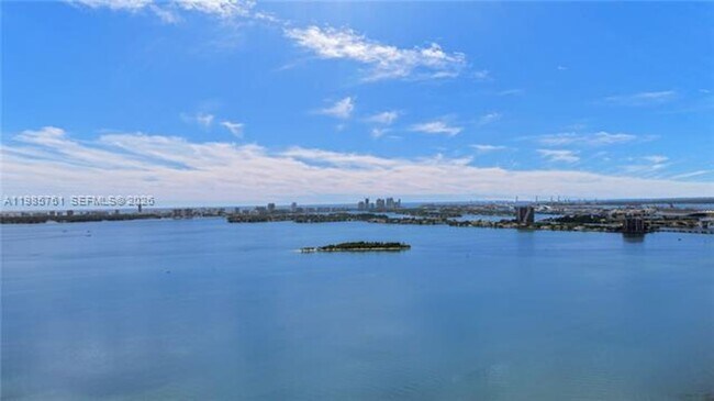 Building Photo - 480 NE 30th St