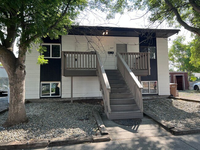 Primary Photo - 847/849 3rd St.