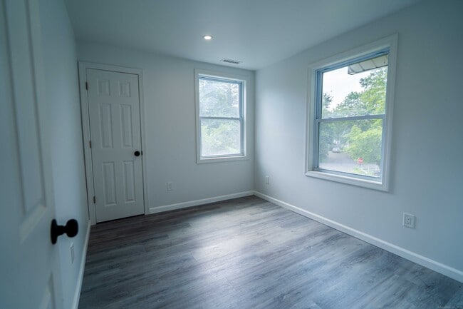 Building Photo - 187 Hillside Ave