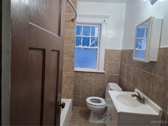 Building Photo - 168 Rodney Ave