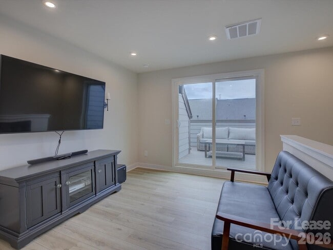 Building Photo - 6112 Station Crossing Ave