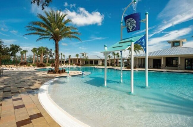 Building Photo - Tohoqua Beauty!