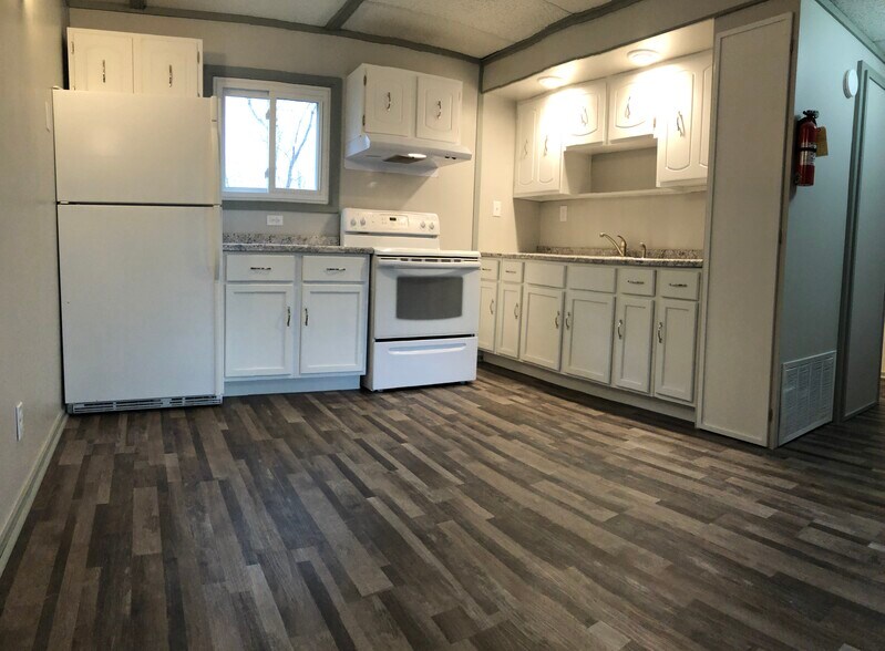 Kitchen - 1594 English St