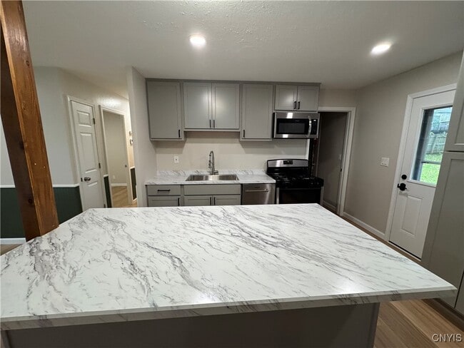 Building Photo - 304 Birchwood Blvd