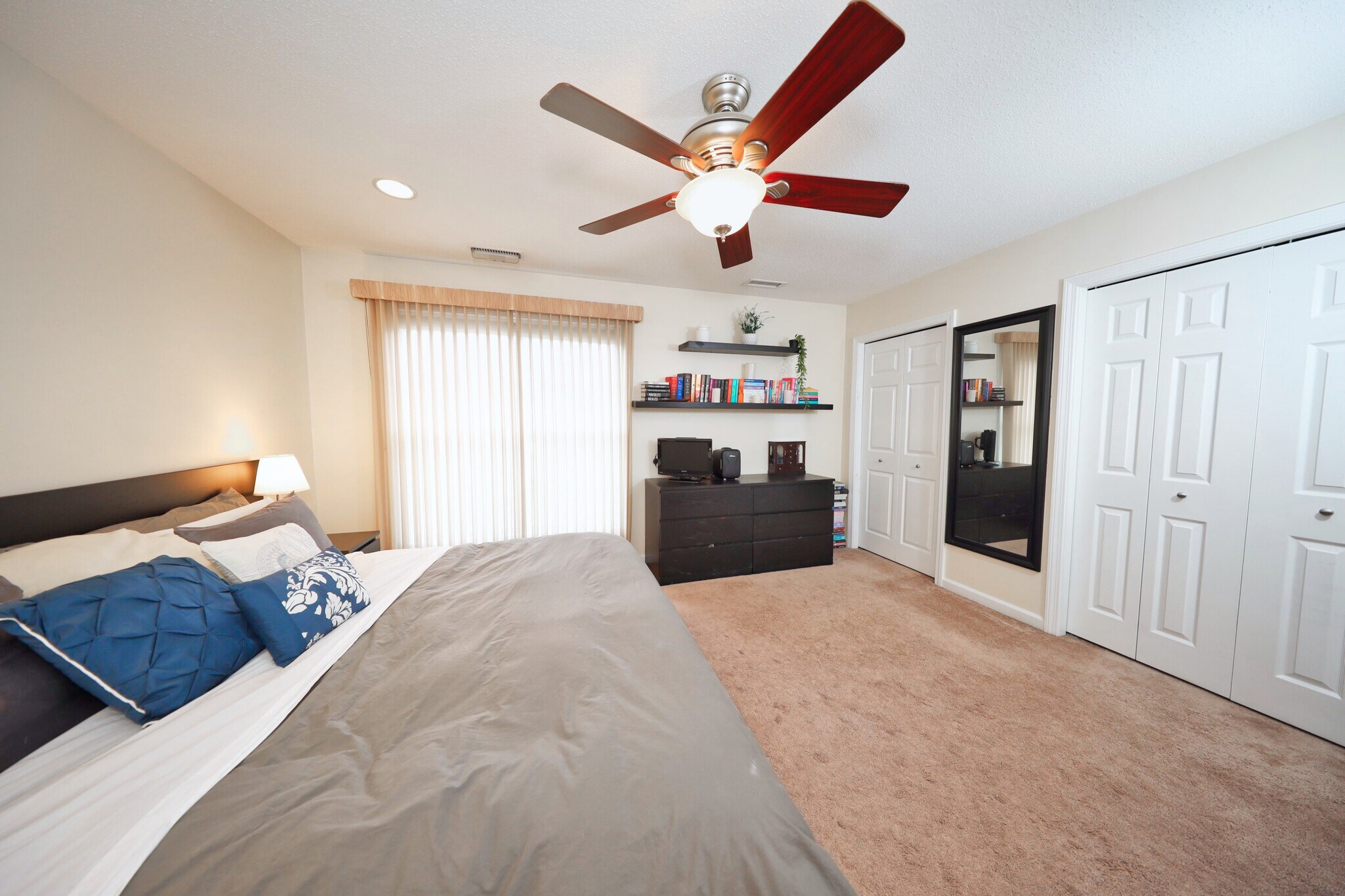 Bedroom 2 - 39 Ives St
