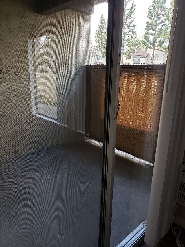 Building Photo - Santa Ana Junior 1 Bedroom 1 Bath Condo - Ground Floor - Gated - Pool/Spa