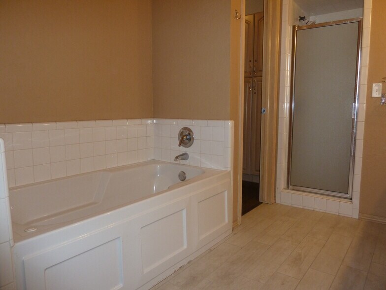master bathroom - 505 NW 174th St