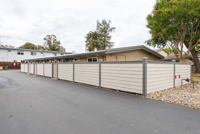 Building Photo - 727 Layne Ct