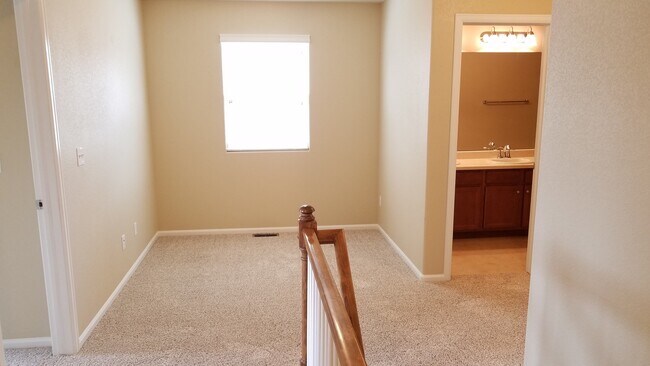 Building Photo - Beautiful 4/3/2 Fountain Valley Home Close...