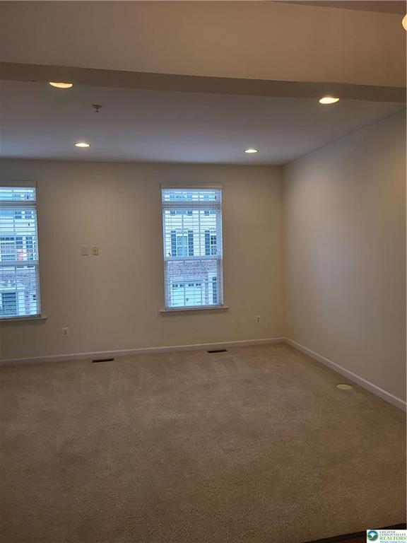 Building Photo - 1600 Oakridge Ln