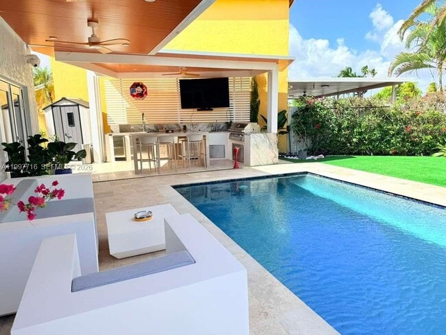 Building Photo - 9437 SW 145th Pl