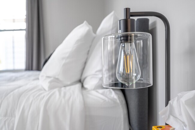 Building Photo - 303 Spruce St