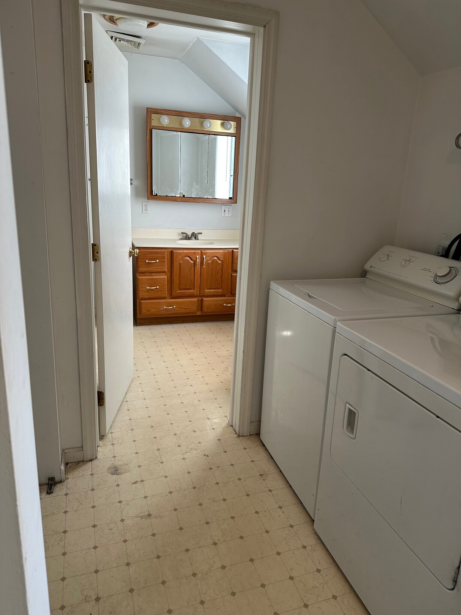 Building Photo - 150 S 3rd St