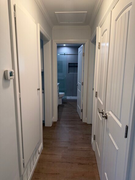 Hallway - 140 N Alta Vista Ave