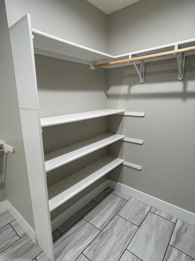 Building Photo - Built in 2020! 3 Bed 2 Bath w/ FENCE and UF Walk Out Basement