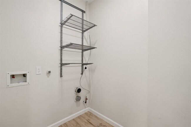 Building Photo - 1814 Midnight Ln
