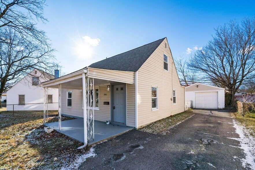 Building Photo - 2861 Woodland Ave