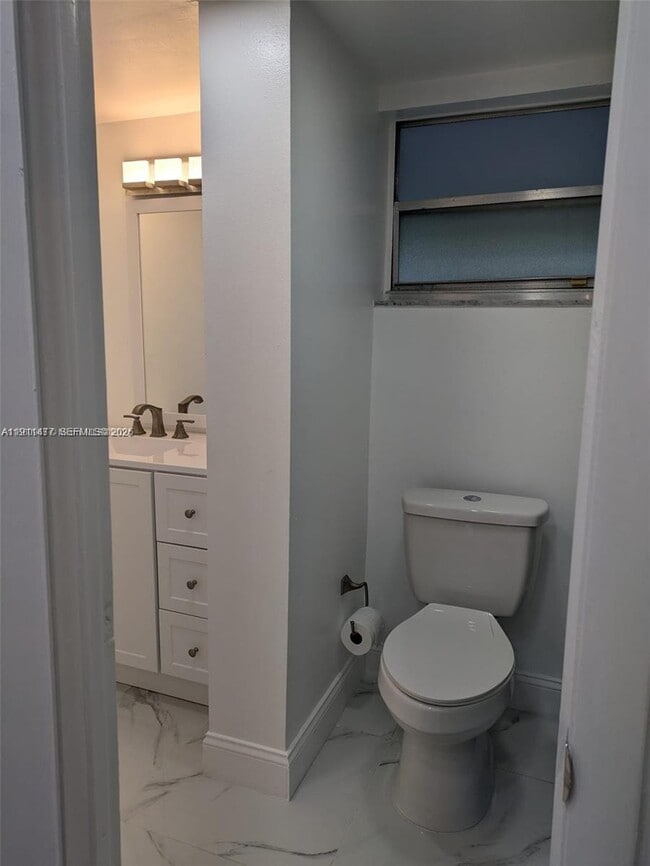 Building Photo - 3550 NE 169th St