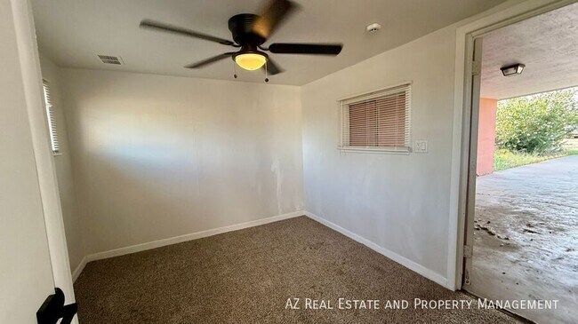 Building Photo - 3037 E Brill St