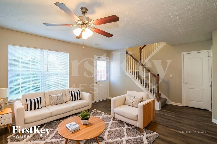 Building Photo - 7424 Garnet Dr