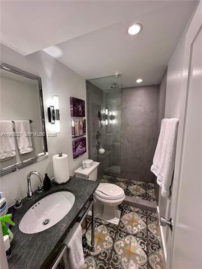 Building Photo - 166 Harbor Dr