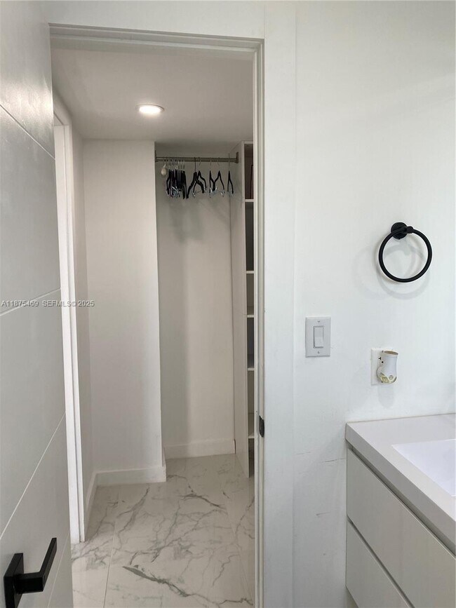 Building Photo - 1500 S Ocean Blvd