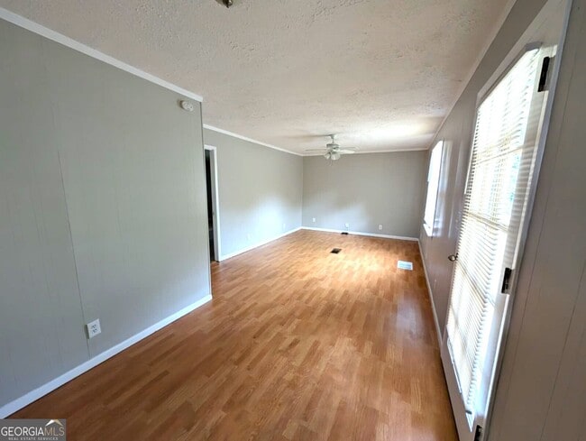 Building Photo - 218 Wallis St