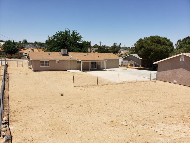 Building Photo - Single Family Residence Located on The Mesa