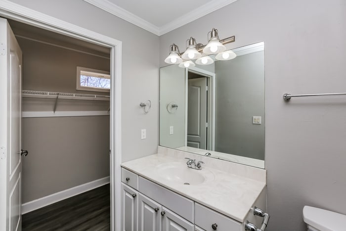 Building Photo - 224 Sylvan Dr