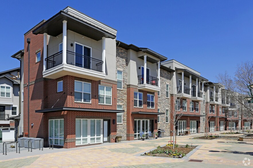 Building Photo - Covell on the Promenade