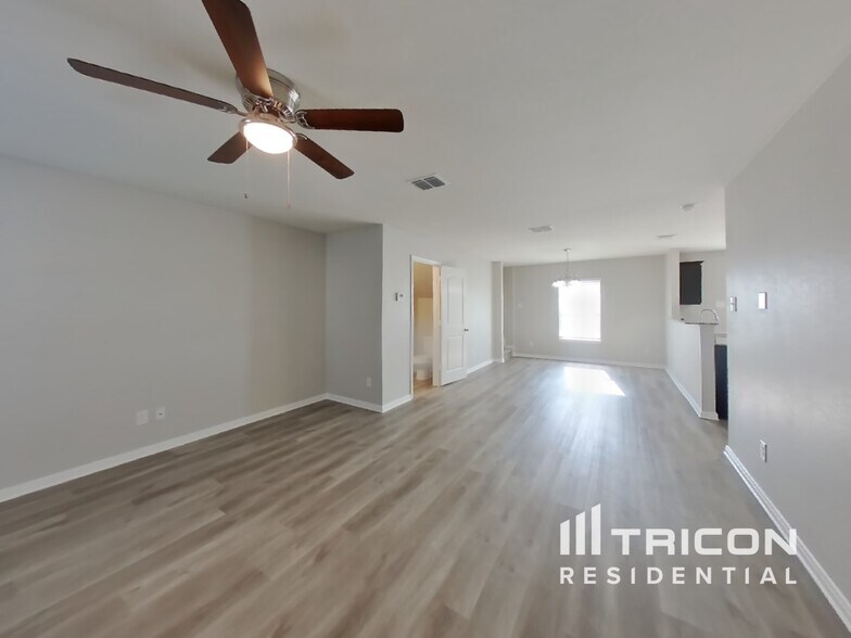 Building Photo - 6534 Fledgely Way