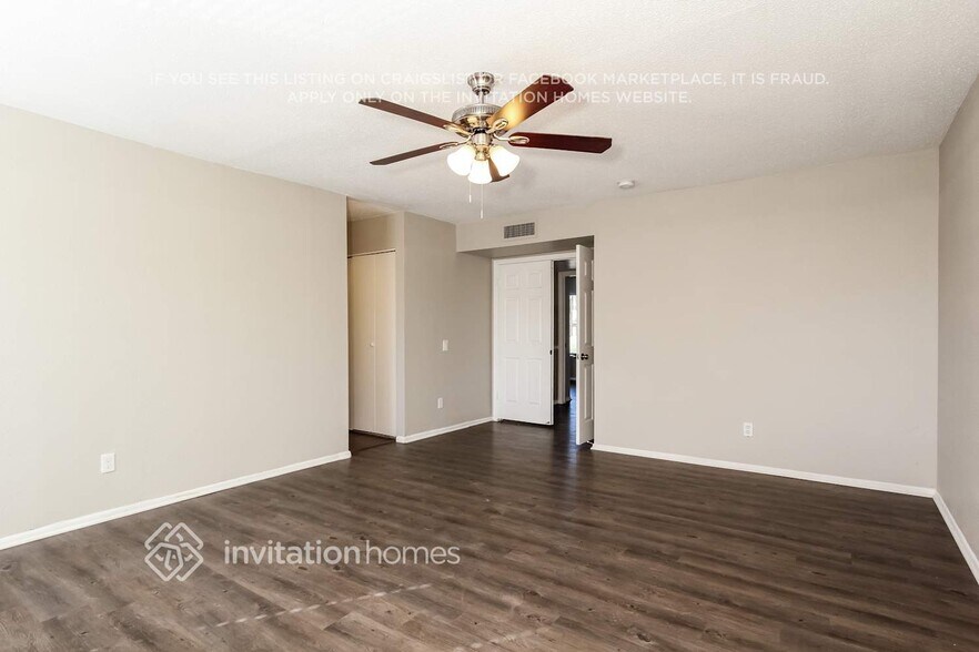 Building Photo - 10115 W Sells Dr